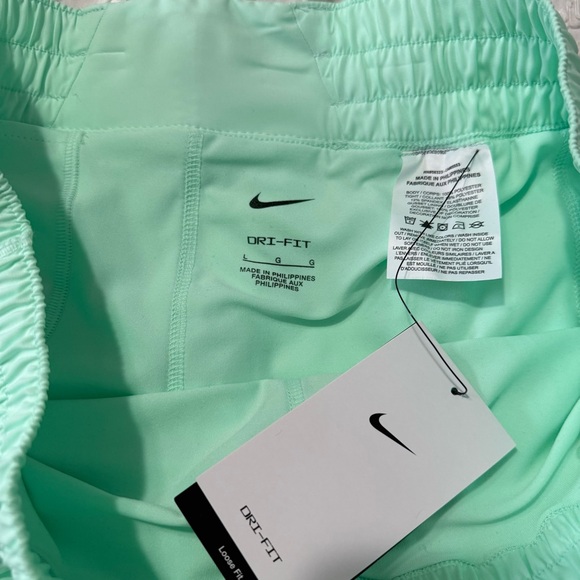 Nike Women’s Training 3” Dri-Fit 2-in-1 Loose Shorts Size Large - Picture 5 of 6